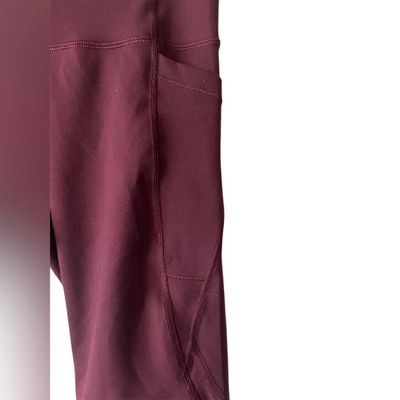 Old Navy Elevate Leggings Purple Capri Leggings with Mesh Size Large Petite - Picture 2 of 5